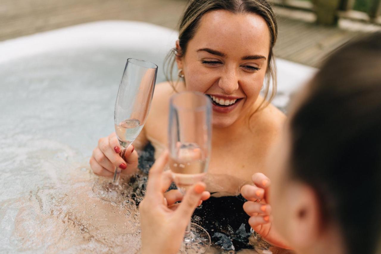 Riverbeds - Luxury Wee Lodges With Hot Tubs Glencoe Zewnętrze zdjęcie